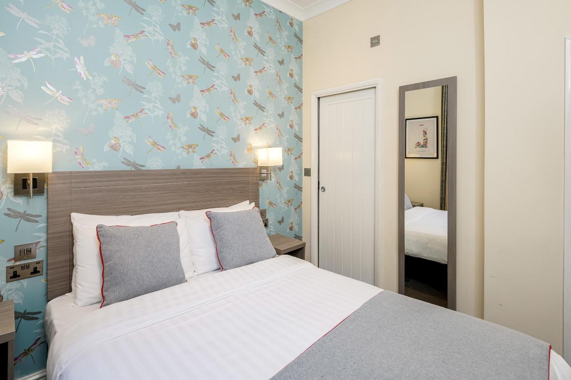 Oyo Bakers Hotel London Victoria Экстерьер фото